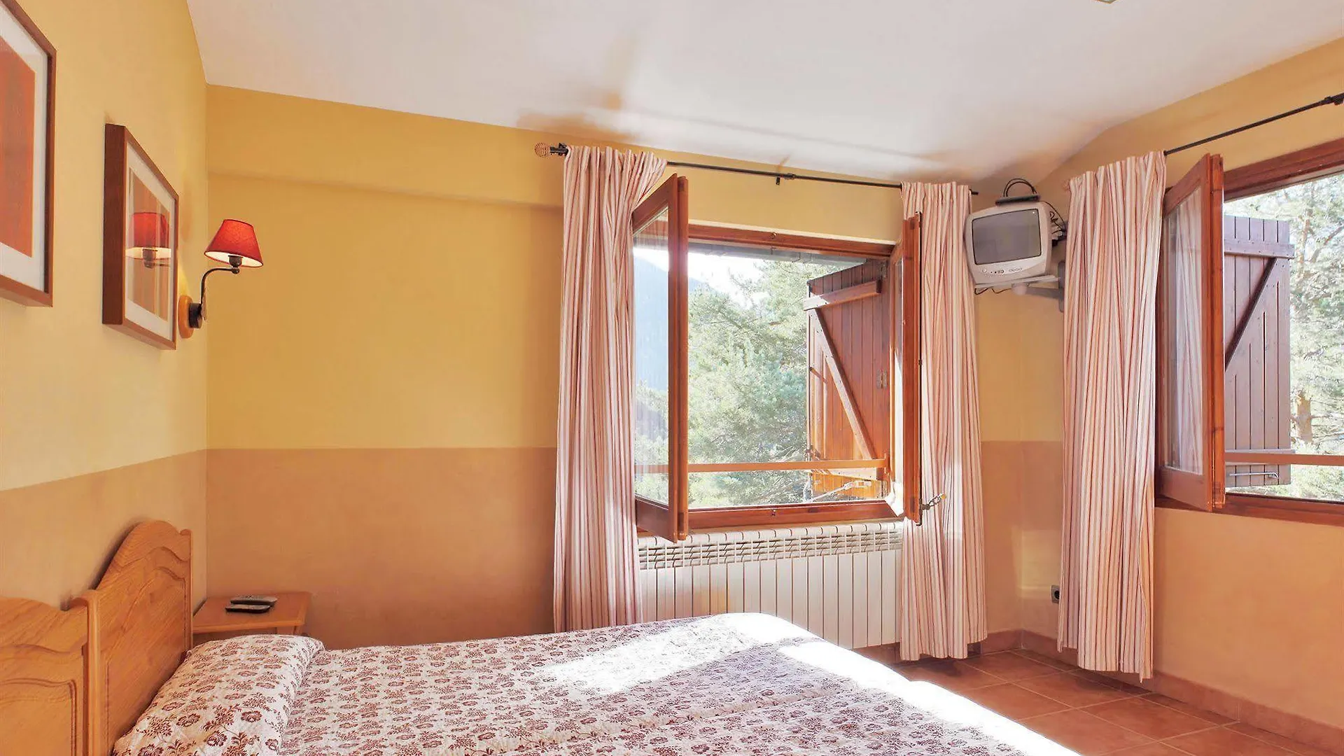 Hotel Camp Del Serrat Les Escaldes 3*,